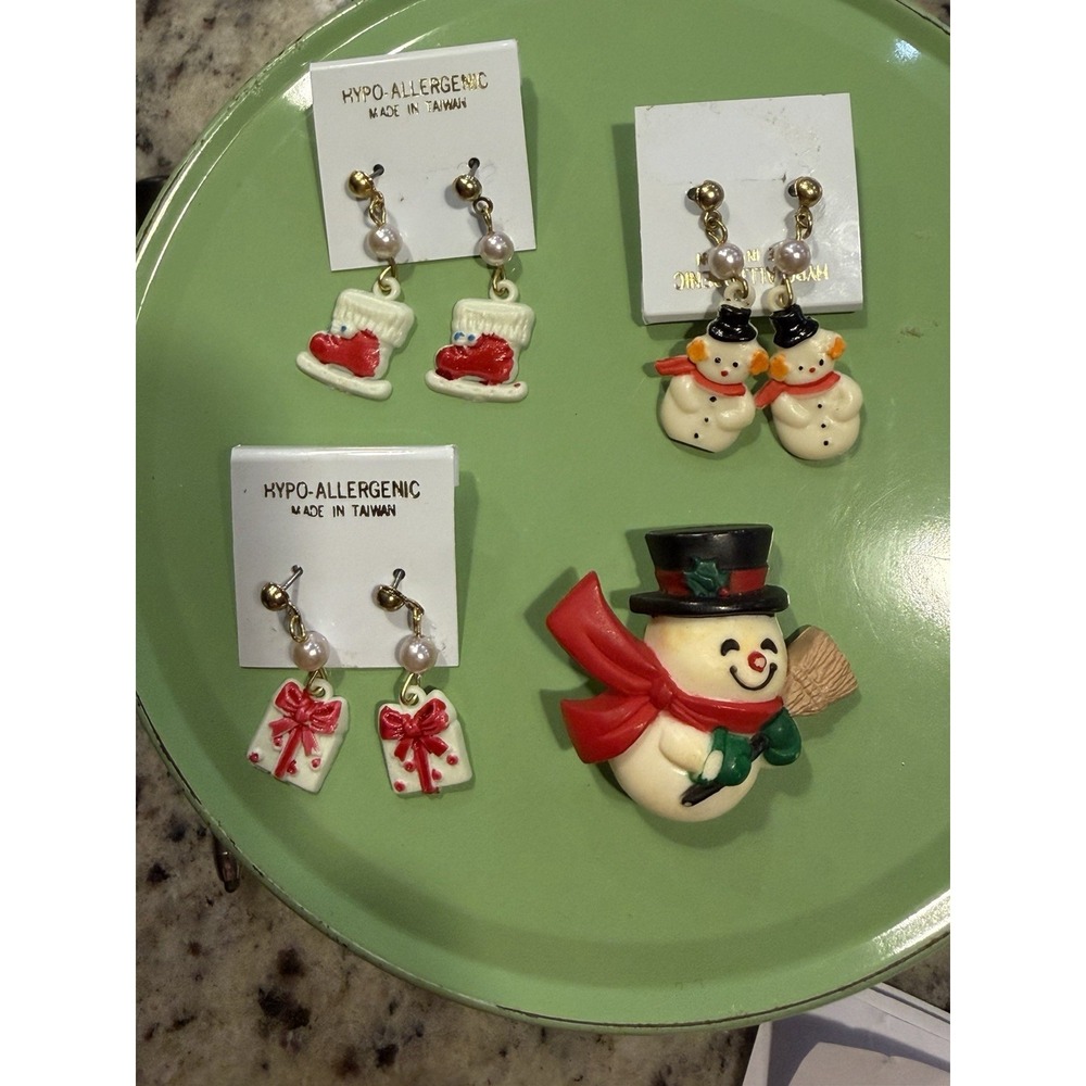 Vintage Christmas Earrings & Snowman Brooch‎ Set Made in Taiwan